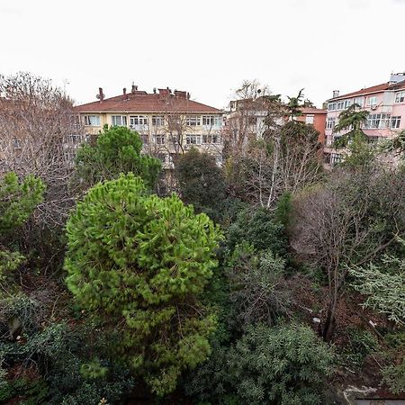 Charming Apartment Surrounded By Vibrant Attractions In Kadikoy Isztambul Kültér fotó