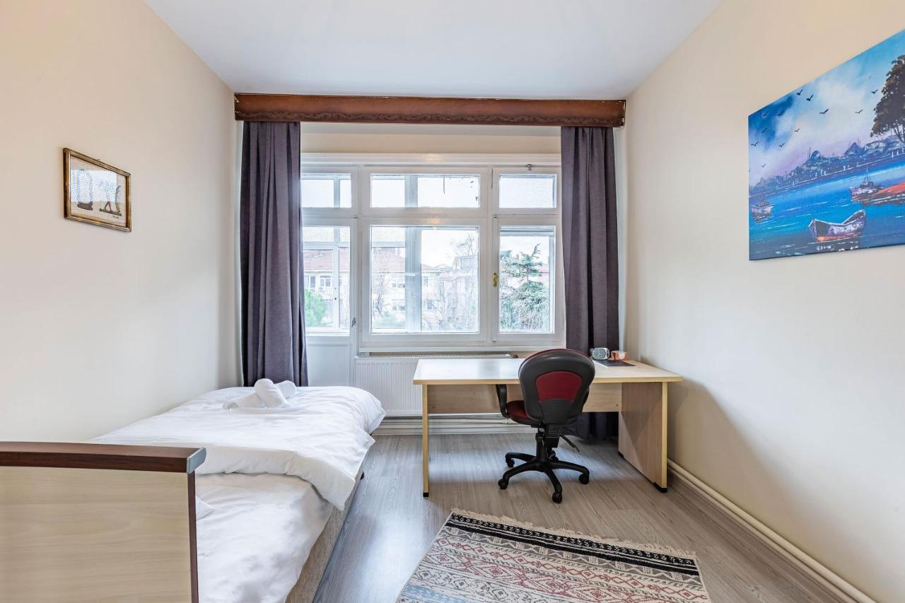 Charming Apartment Surrounded By Vibrant Attractions In Kadikoy Isztambul Kültér fotó