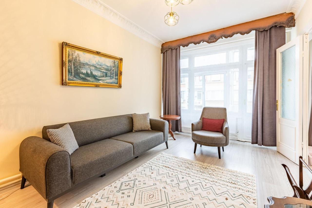 Charming Apartment Surrounded By Vibrant Attractions In Kadikoy Isztambul Kültér fotó